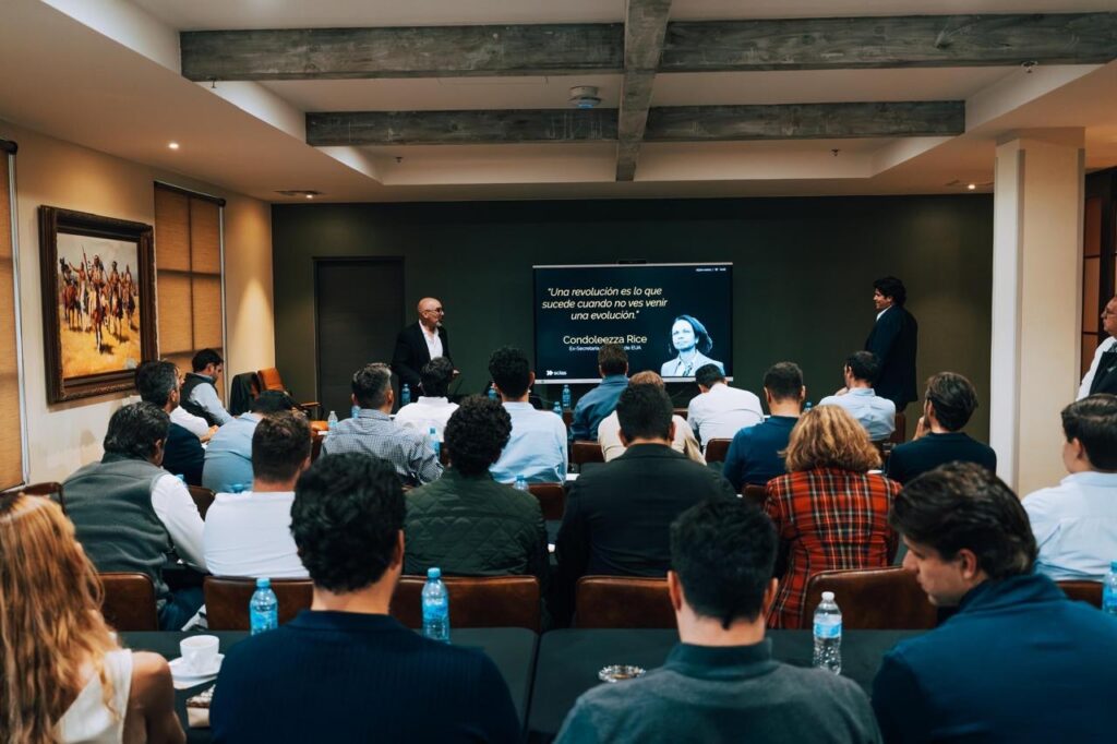 Cumbre Empresarial reúne a 30 empresarios en Chihuahua