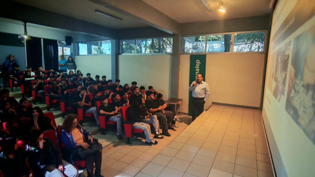 Conalep fortalece formación técnica con ponencia sobre innovación e inteligencia