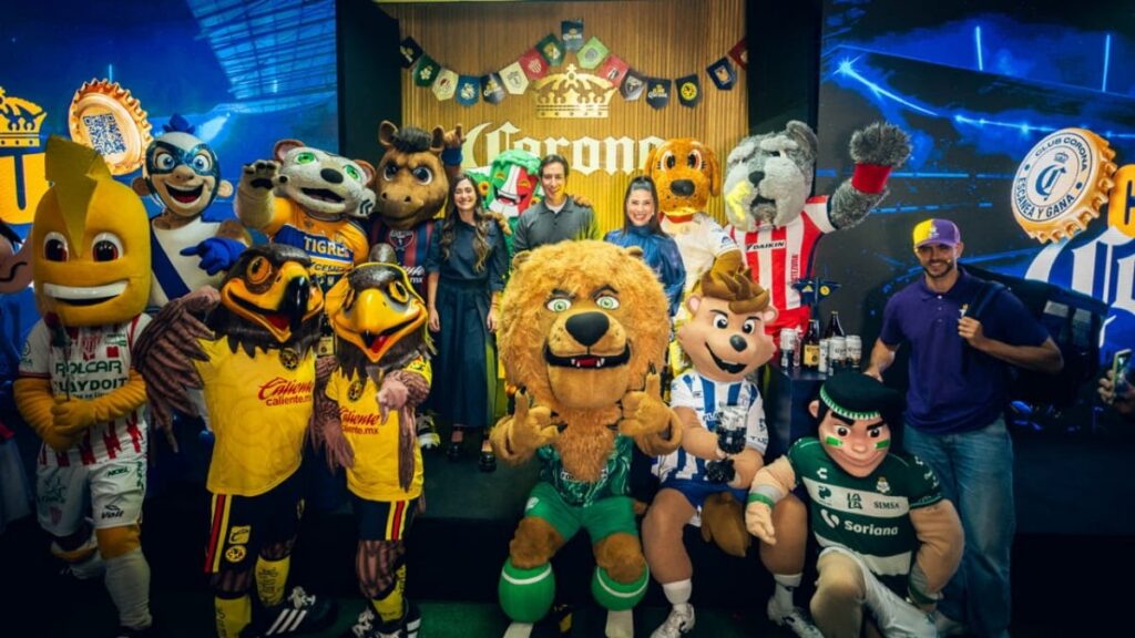 Club Corona premia a aficionados de Liga MX por escanear corcholatas en los partidos