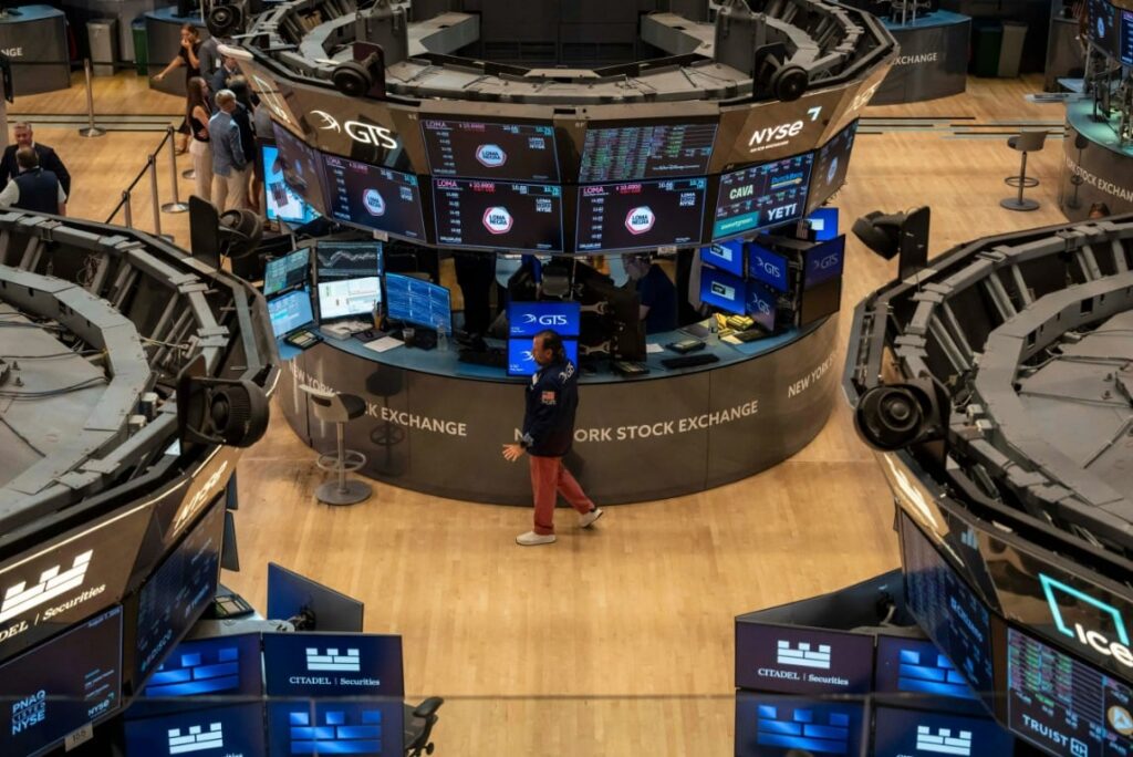 Mercados globales suben tras reducción de preocupaciones sobre IA