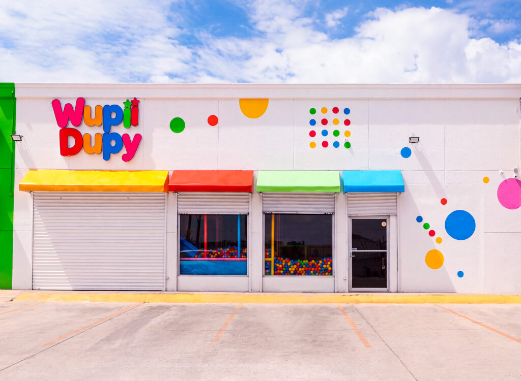 Fideapech apoya a emprendedora con financiamiento para salón infantil