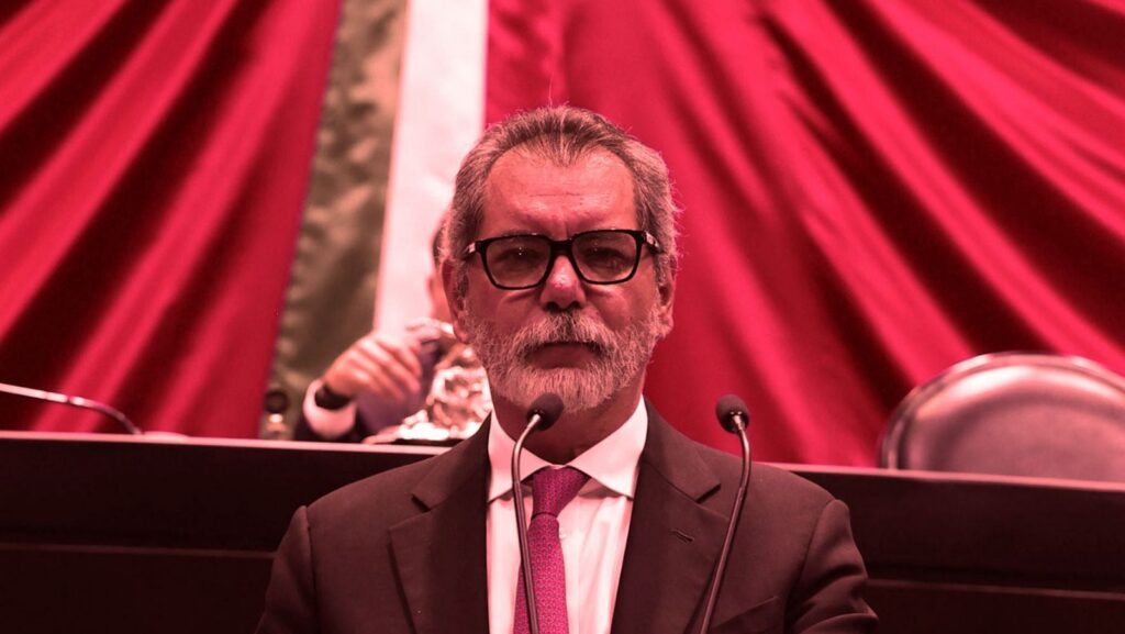 HR Ratings rebaja calificación de deuda soberana de México