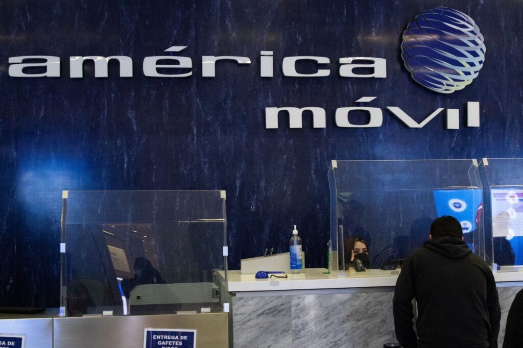 América Móvil reporta crecimiento en utilidad y ventas en el tercer trimestre de 2026