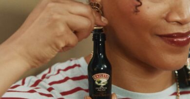 Baileys lanza campaña navideña para 2026 con elementos inesperados