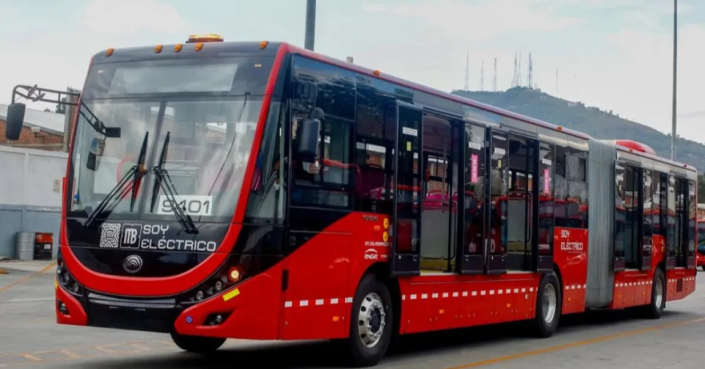 Autobuses eléctricos chinos operan en el Metrobús de la CDMX