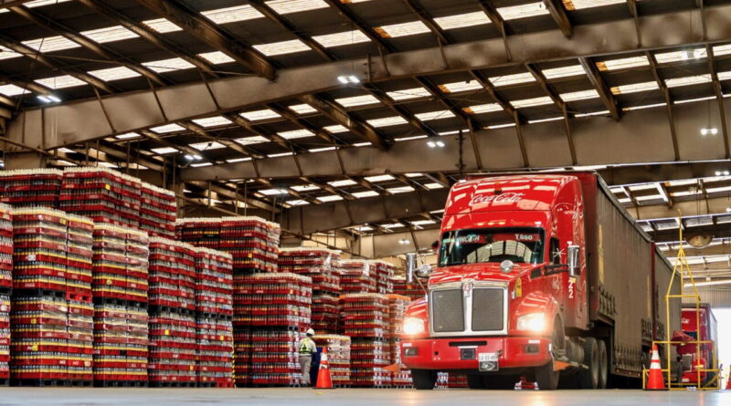 Coca-Cola Femsa recupera ventas en México pese al alza de impuestos